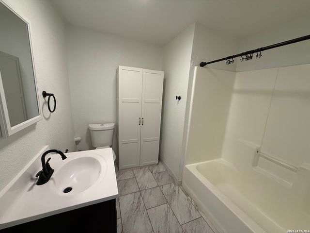 5415 Buena Vista St Apt 3, San Antonio, TX 78237