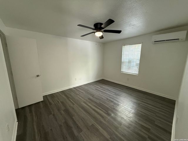 5415 Buena Vista St Apt 3, San Antonio, TX 78237