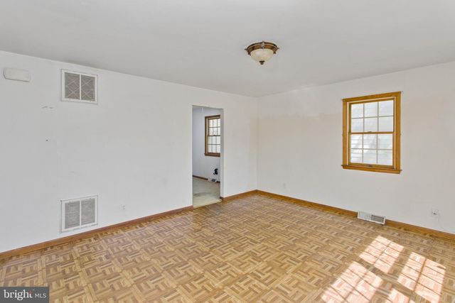 87 PENNWOOD DR, Trenton, NJ 08638