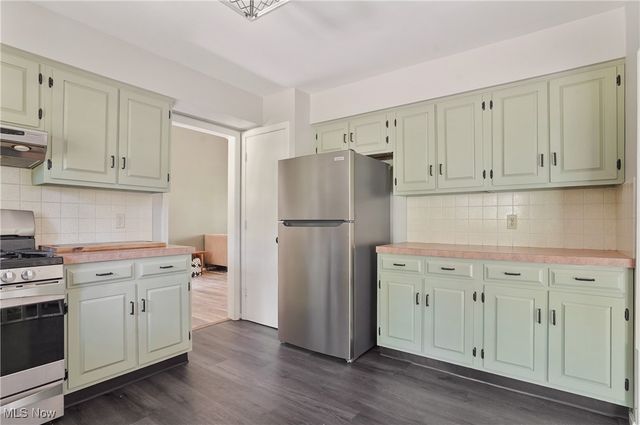 649 S Medina Line Road, Copley, OH 44321