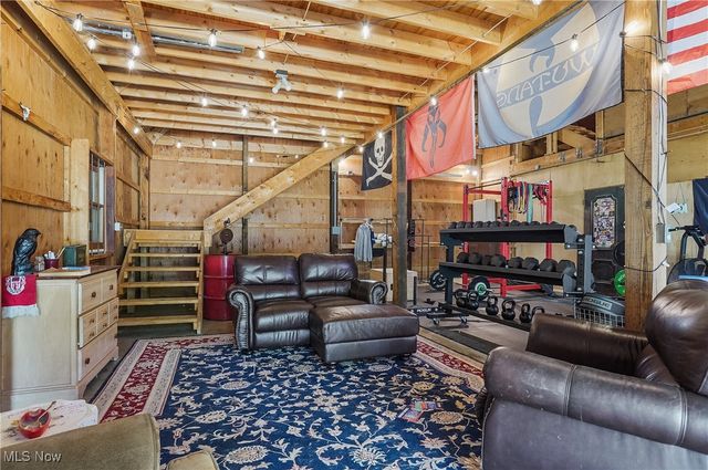 649 S Medina Line Road, Copley, OH 44321