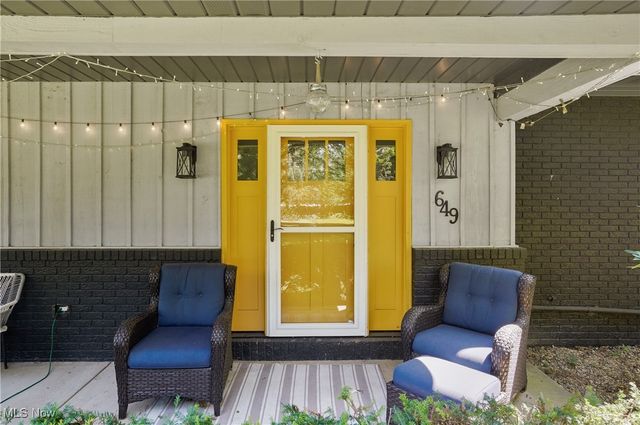 649 S Medina Line Road, Copley, OH 44321