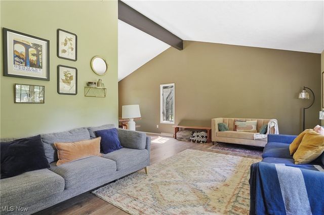 649 S Medina Line Road, Copley, OH 44321