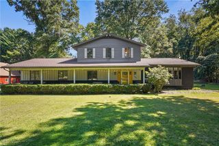 649 S Medina Line Road, Copley, OH 44321