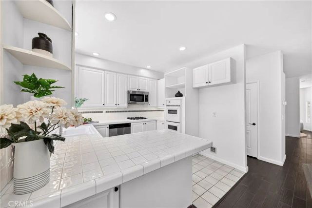 2825 Plaza Del Amo 102, Torrance, CA 90503
