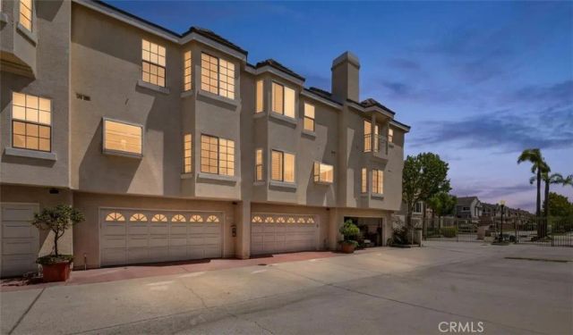 2825 Plaza Del Amo 102, Torrance, CA 90503