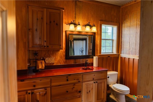 836 County Road 446, Chilton, TX 76632