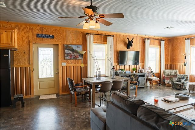 836 County Road 446, Chilton, TX 76632