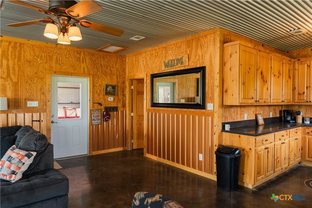 836 County Road 446, Chilton, TX 76632