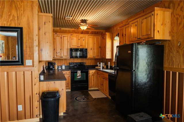 836 County Road 446, Chilton, TX 76632