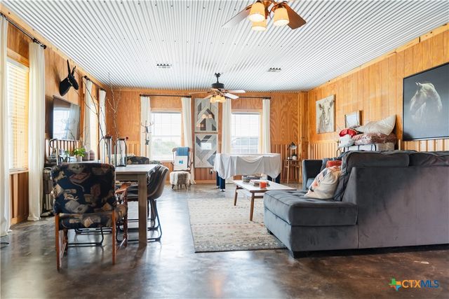 836 County Road 446, Chilton, TX 76632