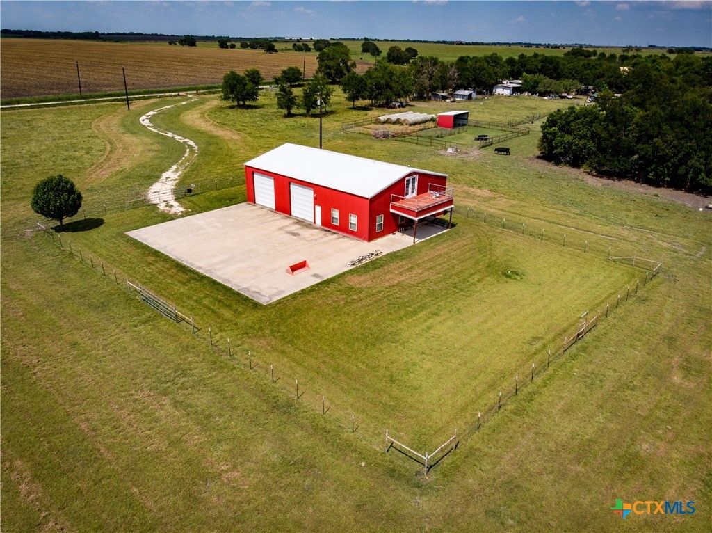 836 County Road 446, Chilton, TX 76632