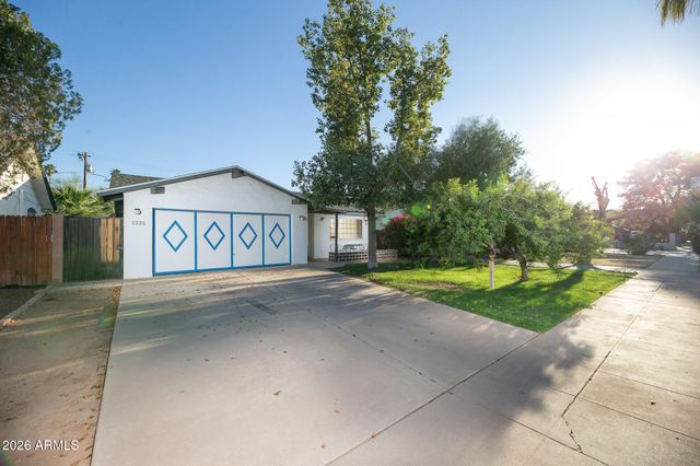 1225 E HUBBELL Street, Phoenix, AZ 85006