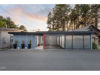 3109 Nw NEPTUNE Ave, Lincoln City, OR 97367
