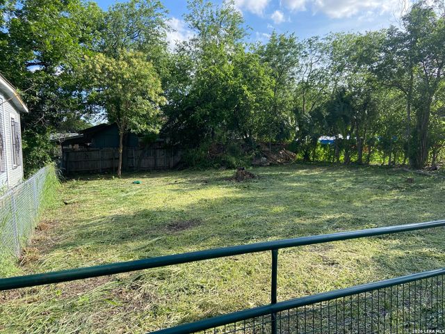 1204 Perez St, San Antonio, TX 78207