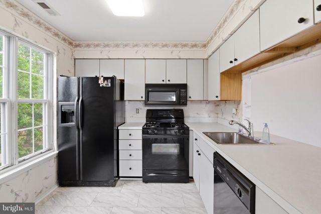 320 SURREY CT, Sewell, NJ 08080