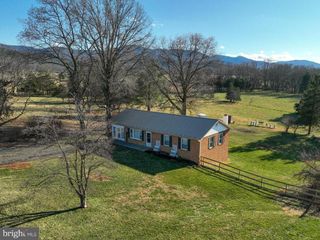 300 MARTIN ST, Luray, VA 22835