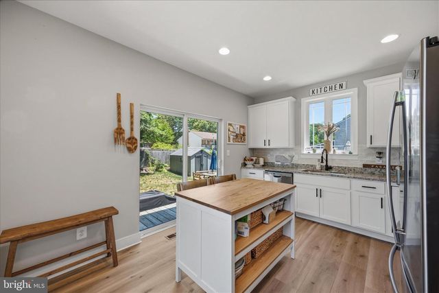 209 PENNSYLVANIA AVE, Pasadena, MD 21122