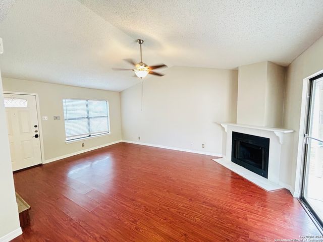 6135 VALLEY BAY DR, San Antonio, TX 78250
