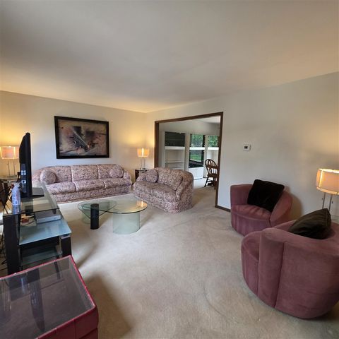 30129 Deer Run, Farmington, MI 48331