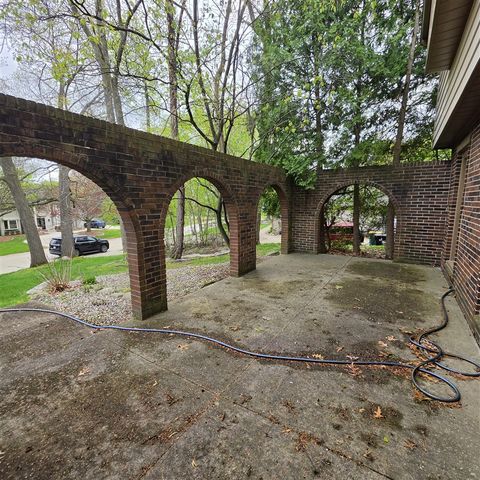 30129 Deer Run, Farmington, MI 48331