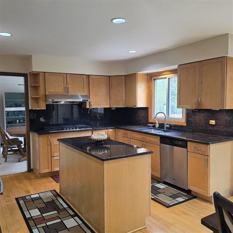 30129 Deer Run, Farmington, MI 48331
