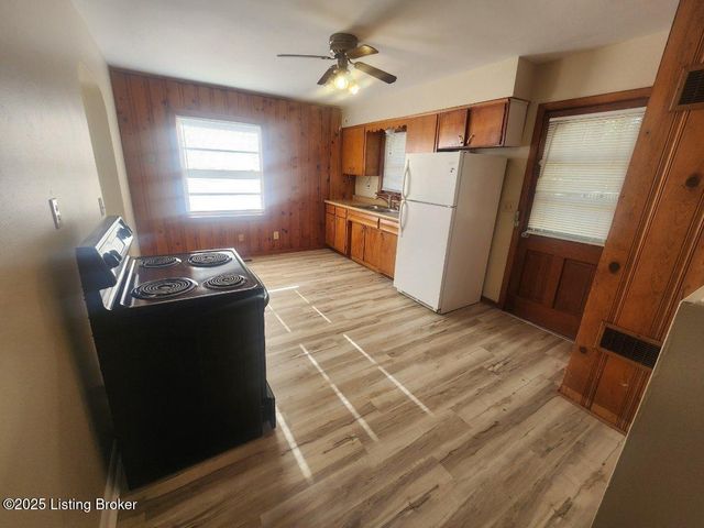 5534 Cartledge Ct, Louisville, KY 40214