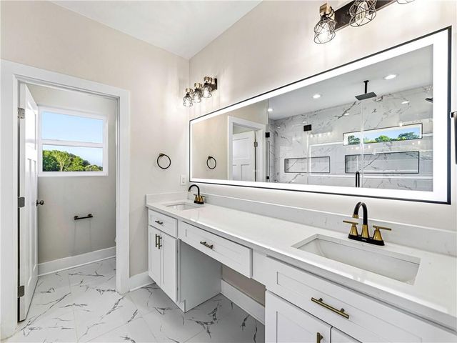 518 Hoke O'Kelly Mill Road SW, Loganville, GA 30052