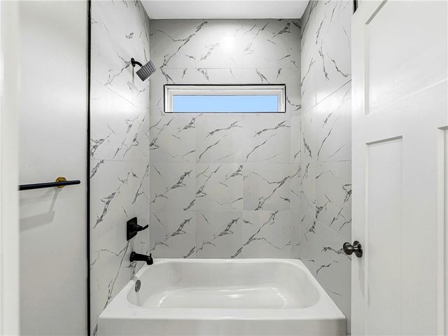 518 Hoke O'Kelly Mill Road SW, Loganville, GA 30052