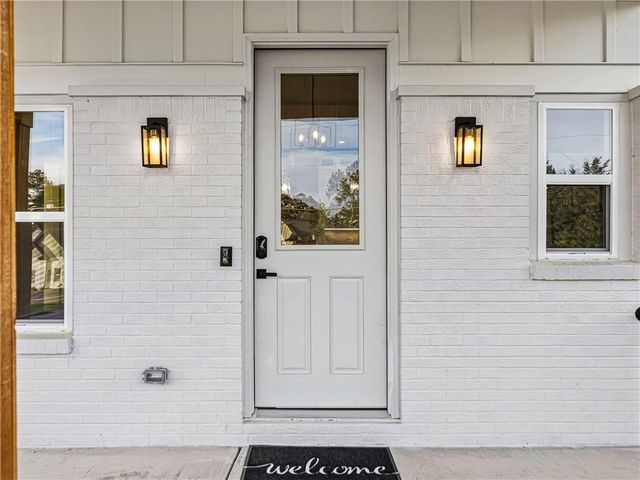 518 Hoke O'Kelly Mill Road SW, Loganville, GA 30052