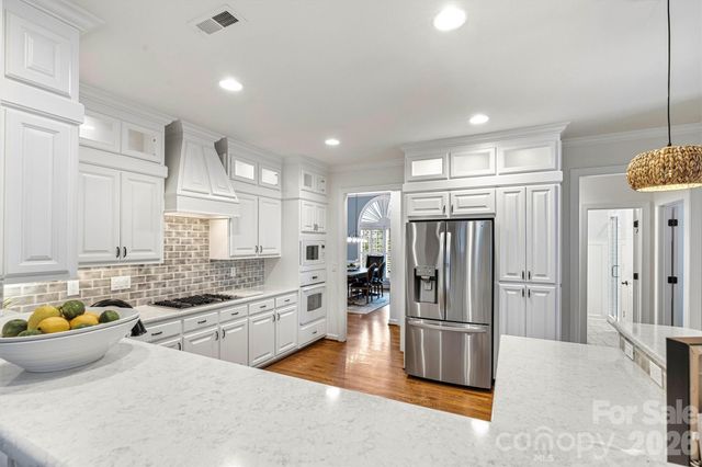 5028 Foxbriar Trail, Charlotte, NC 28269