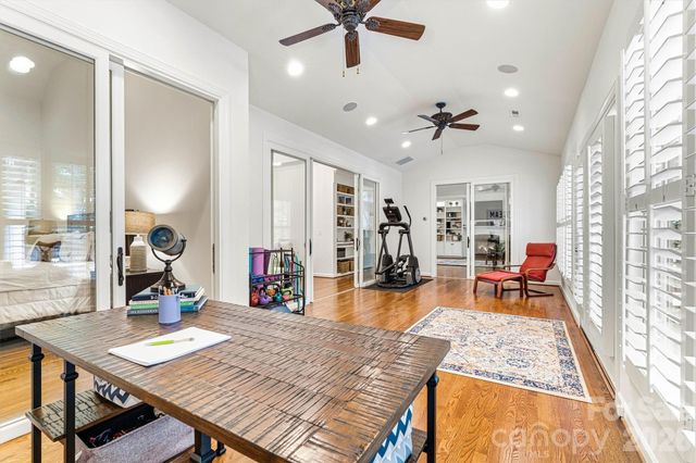 5028 Foxbriar Trail, Charlotte, NC 28269