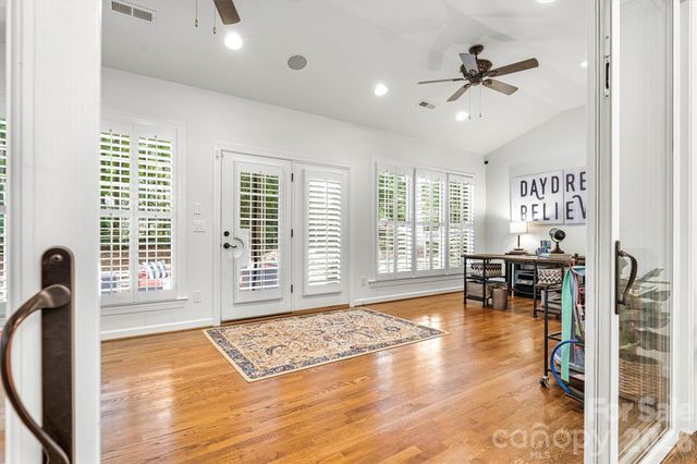 5028 Foxbriar Trail, Charlotte, NC 28269