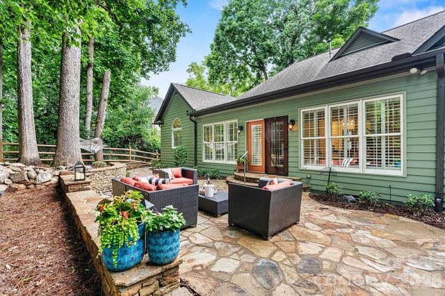 5028 Foxbriar Trail, Charlotte, NC 28269