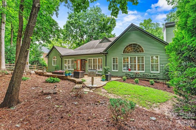 5028 Foxbriar Trail, Charlotte, NC 28269