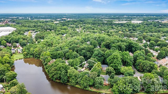 5028 Foxbriar Trail, Charlotte, NC 28269