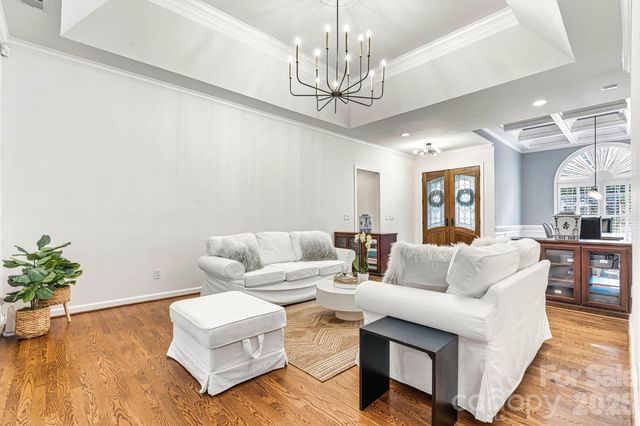 5028 Foxbriar Trail, Charlotte, NC 28269