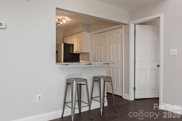 5001 Sharon Road C, Charlotte, NC 28210