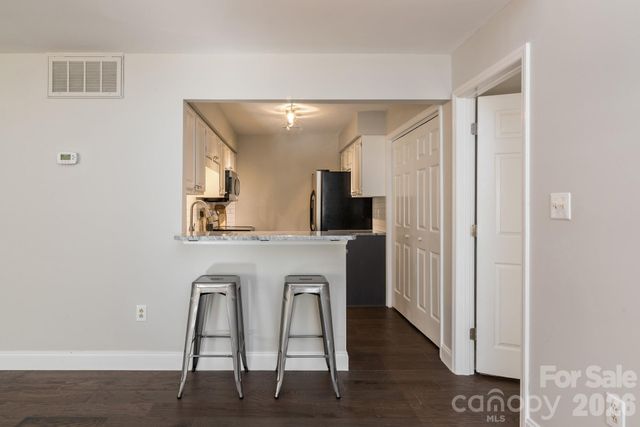 5001 Sharon Road C, Charlotte, NC 28210