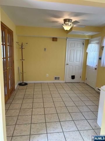 16 Manito Avenue, Oakland, NJ 07436