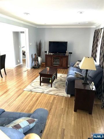 16 Manito Avenue, Oakland, NJ 07436