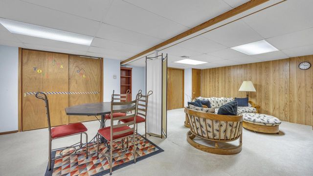 1160 W 19th AVENUE, Oshkosh, WI 54902