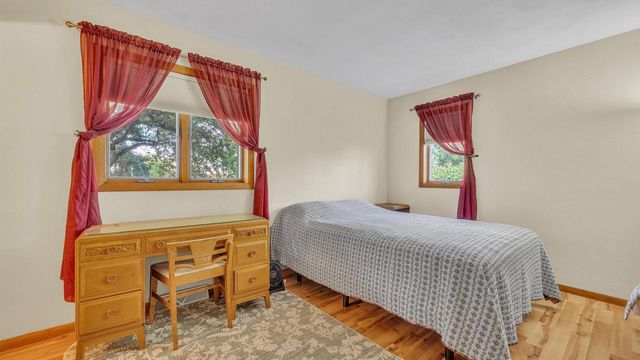 1160 W 19th AVENUE, Oshkosh, WI 54902
