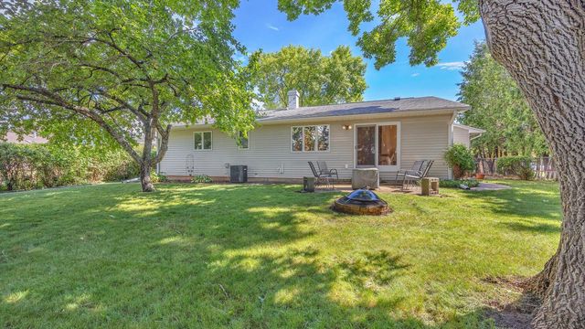 1160 W 19th AVENUE, Oshkosh, WI 54902
