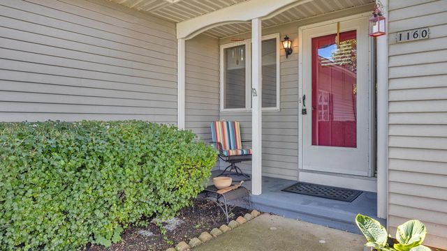 1160 W 19th AVENUE, Oshkosh, WI 54902