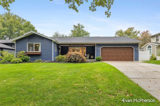 1805 Edgewood Avenue, Grand Rapids, MI 49506