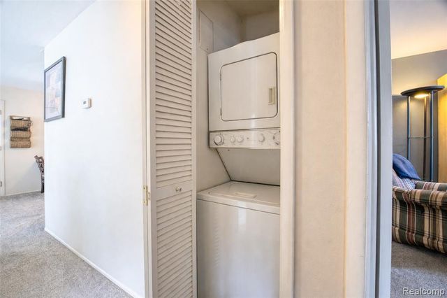 1850 Axtell Drive 2, Troy, MI 48084