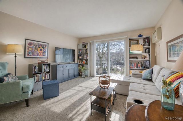 1850 Axtell Drive 2, Troy, MI 48084