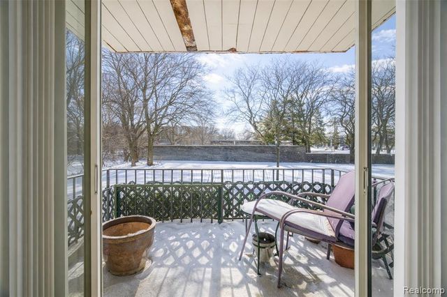 1850 Axtell Drive 2, Troy, MI 48084