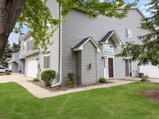 665 Kingfisher Lane E, Woodbury, MN 55125